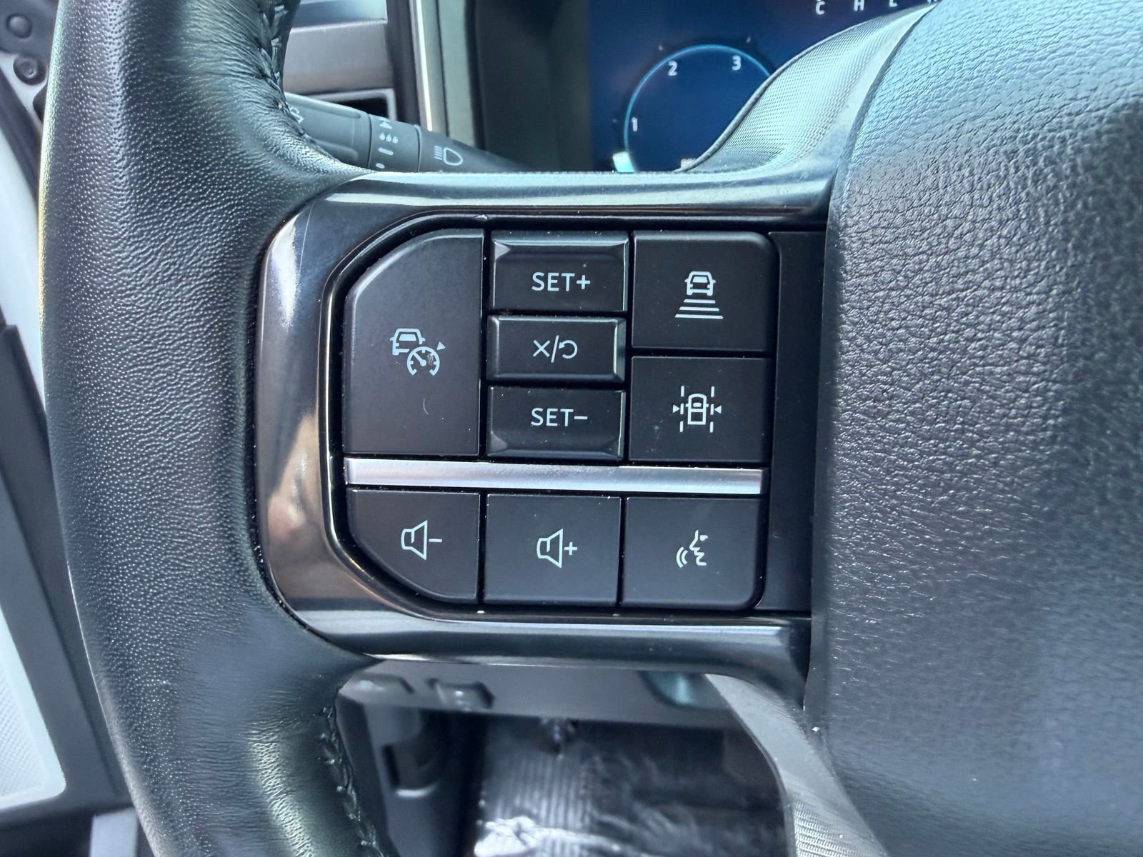 2025 Ford F-350 Super Duty Platinum - Photo 18