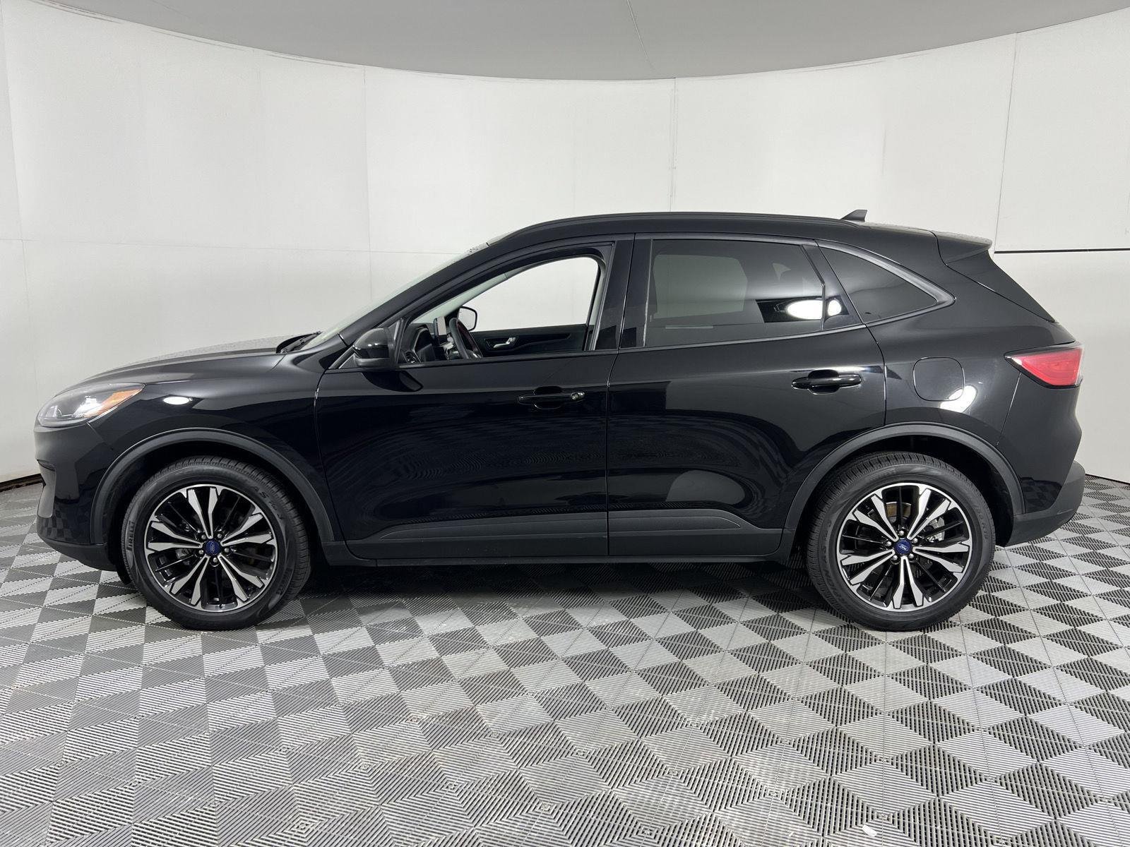 Used 2022 Black Metallic Ford SEL image 8