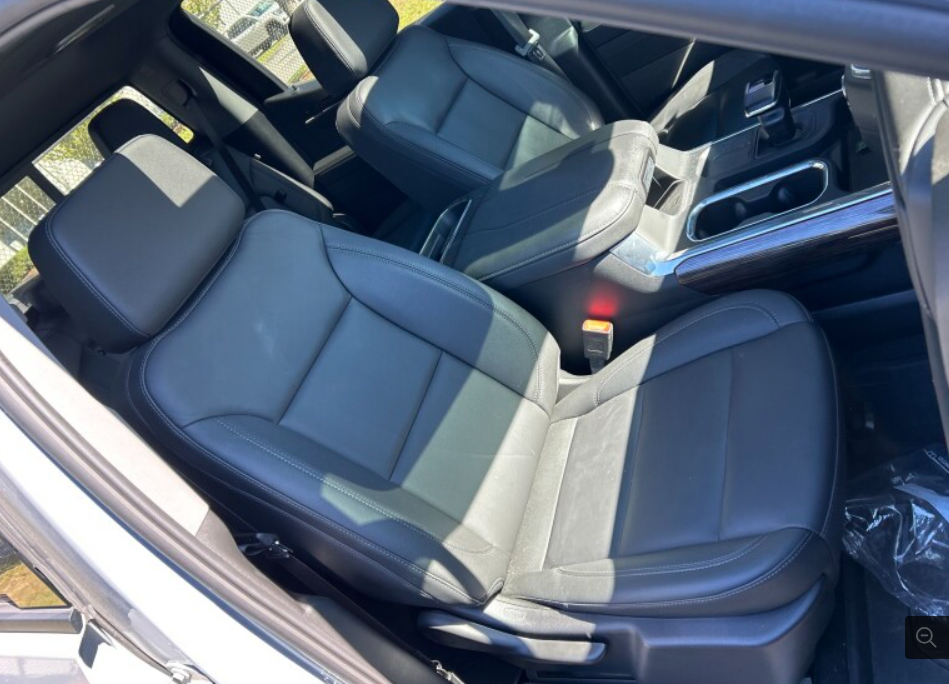 Used 2024 Gray GMC Elevation image 5