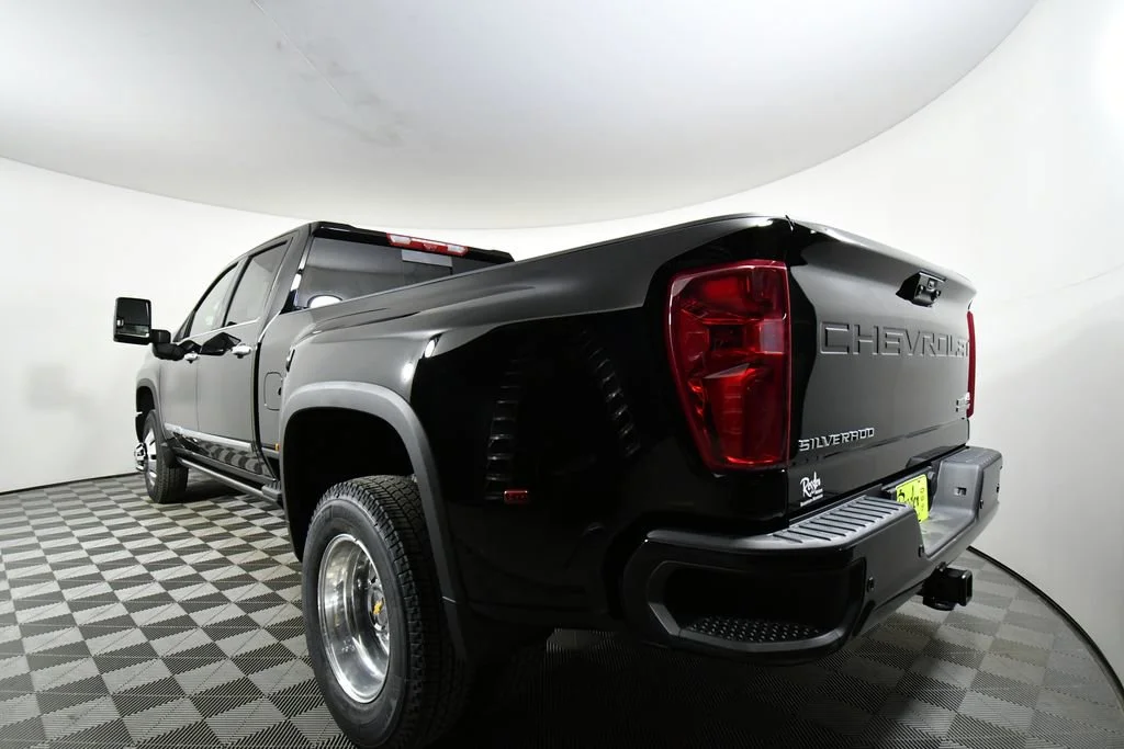 2026 Chevrolet Silverado 3500 HD High Country - Photo 13