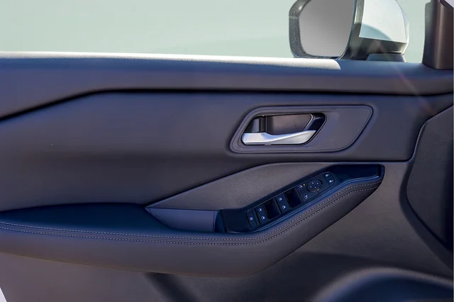2026 Nissan Rogue SV - Photo 9