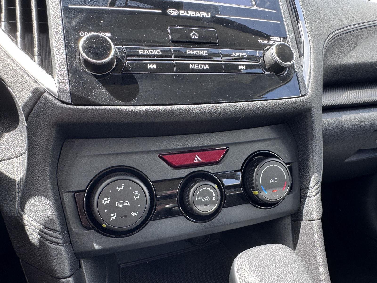 Used 2017 Ice Silver Metallic Subaru Premium image 33