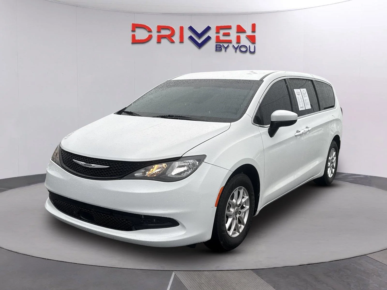 Used 2022 Bright White Clearcoat Chrysler LX image 8