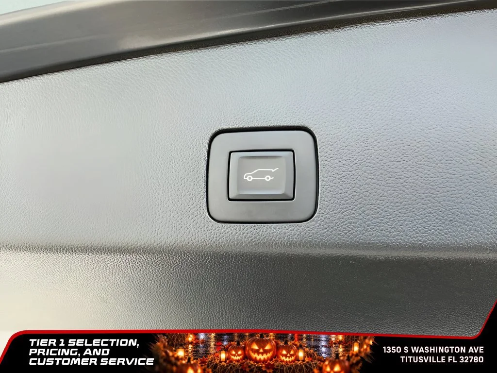 Used 2023 Ebony Twilight Metallic Buick Select image 16