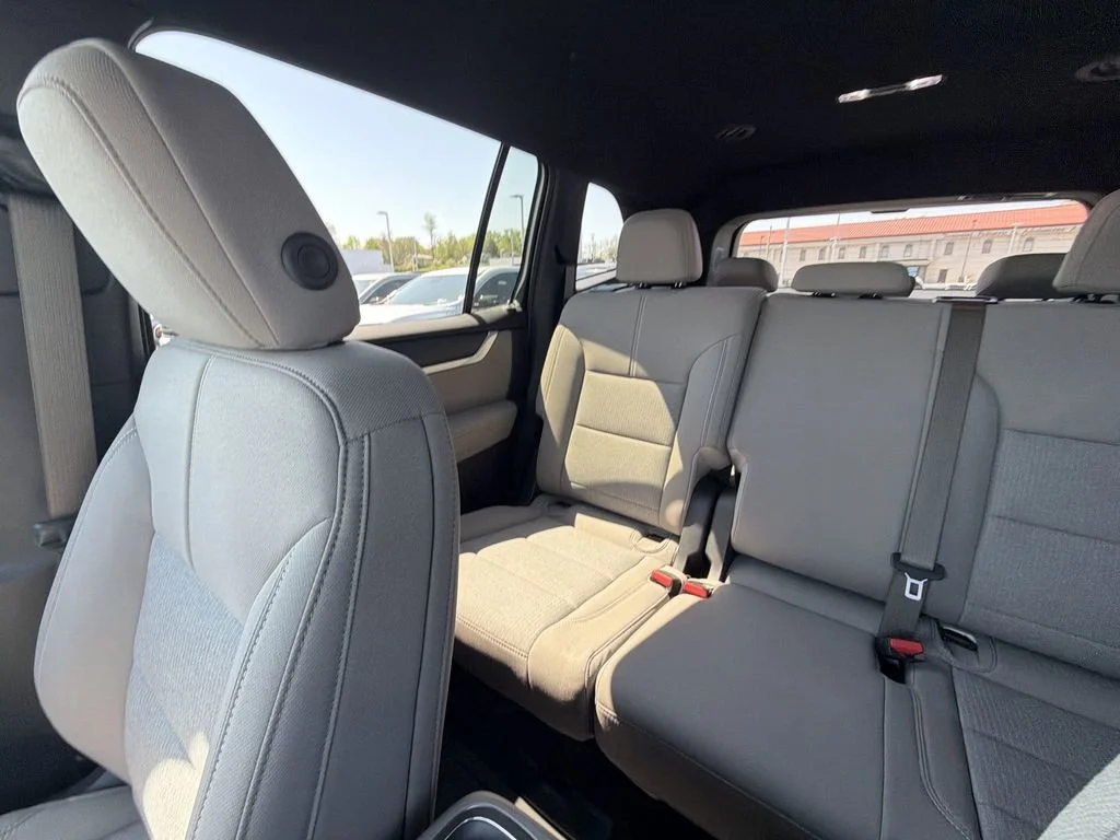 New 2026 Sterling Metallic GMC Elevation image 12