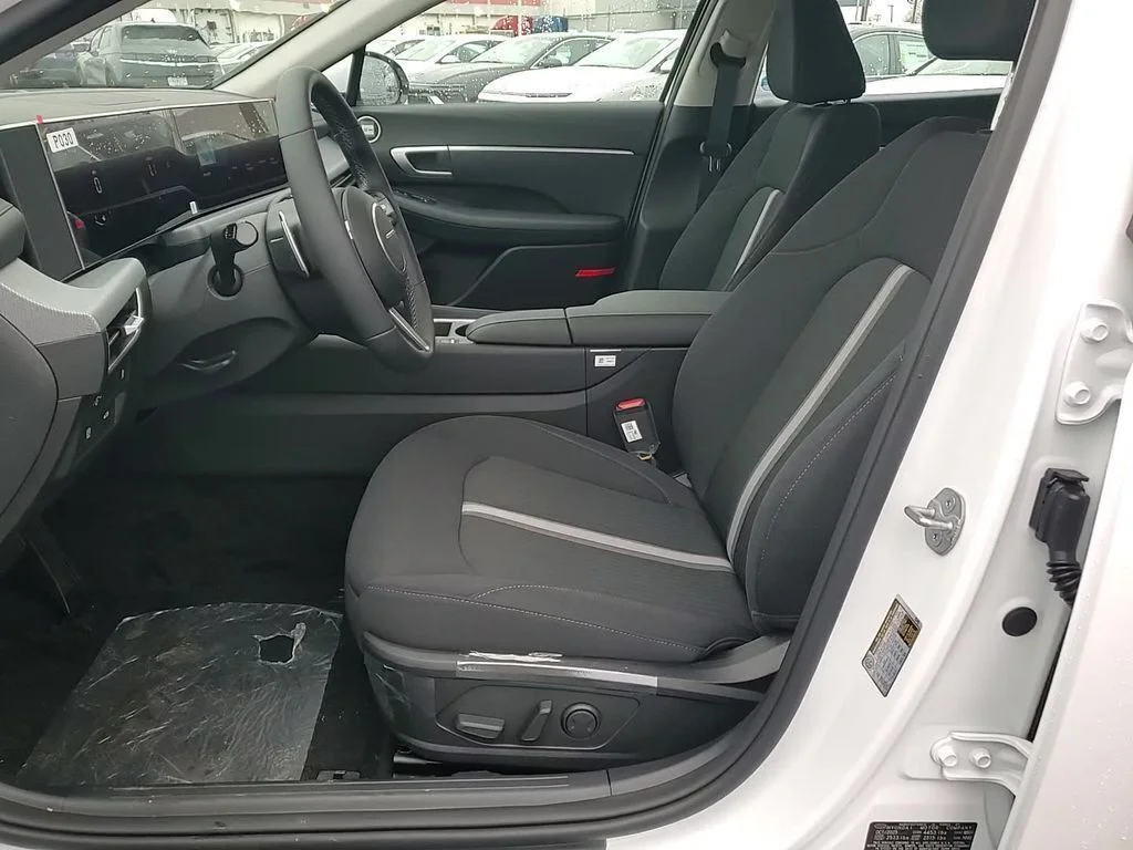 New 2026 White Hyundai SEL Sport image 13