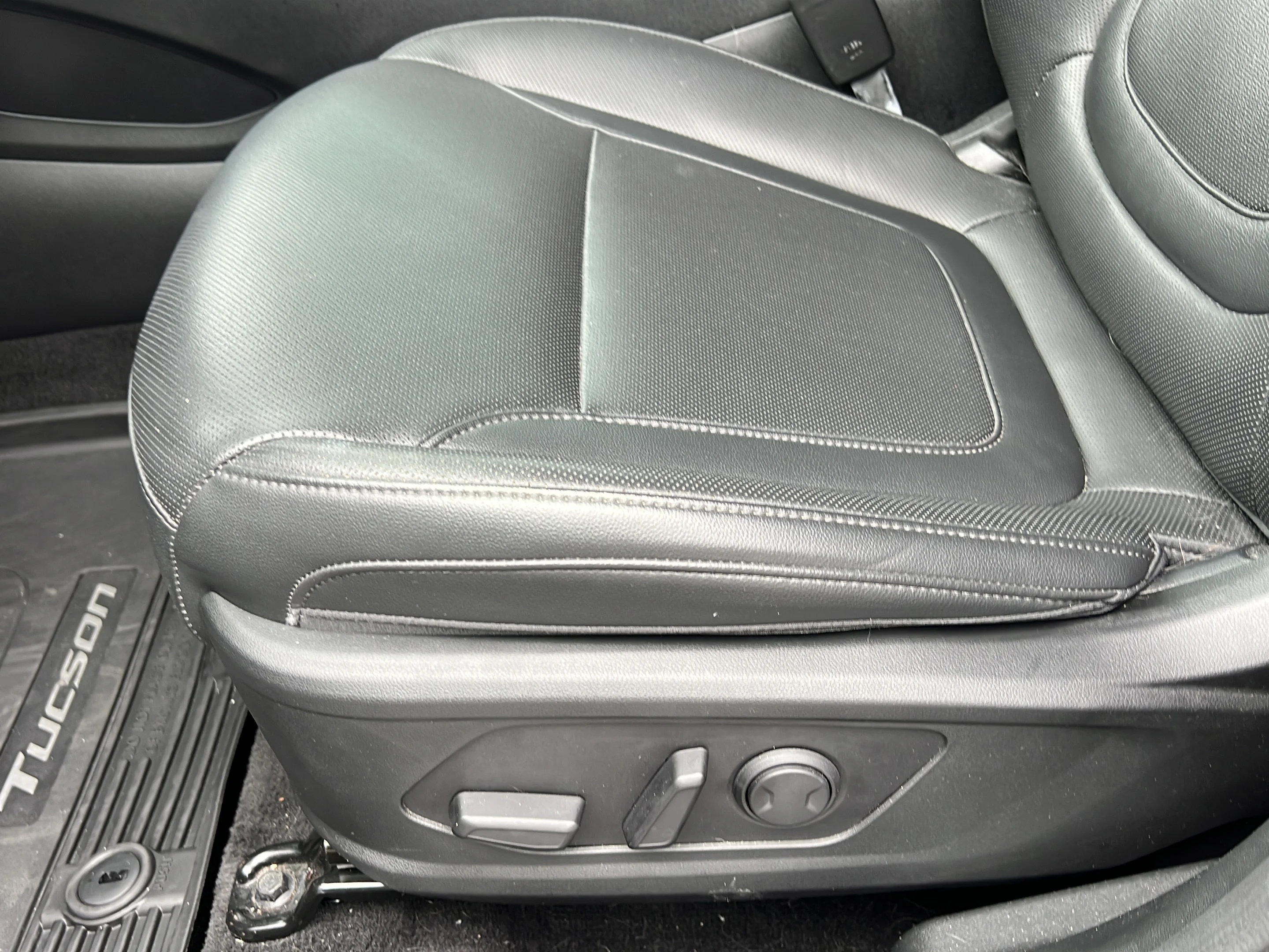 Used 2023 Amazon Gray Hyundai SEL image 14