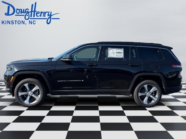 New 2025 Diamond Black Crystal Pearl-Coat Exterior Paint Jeep Limited image 2