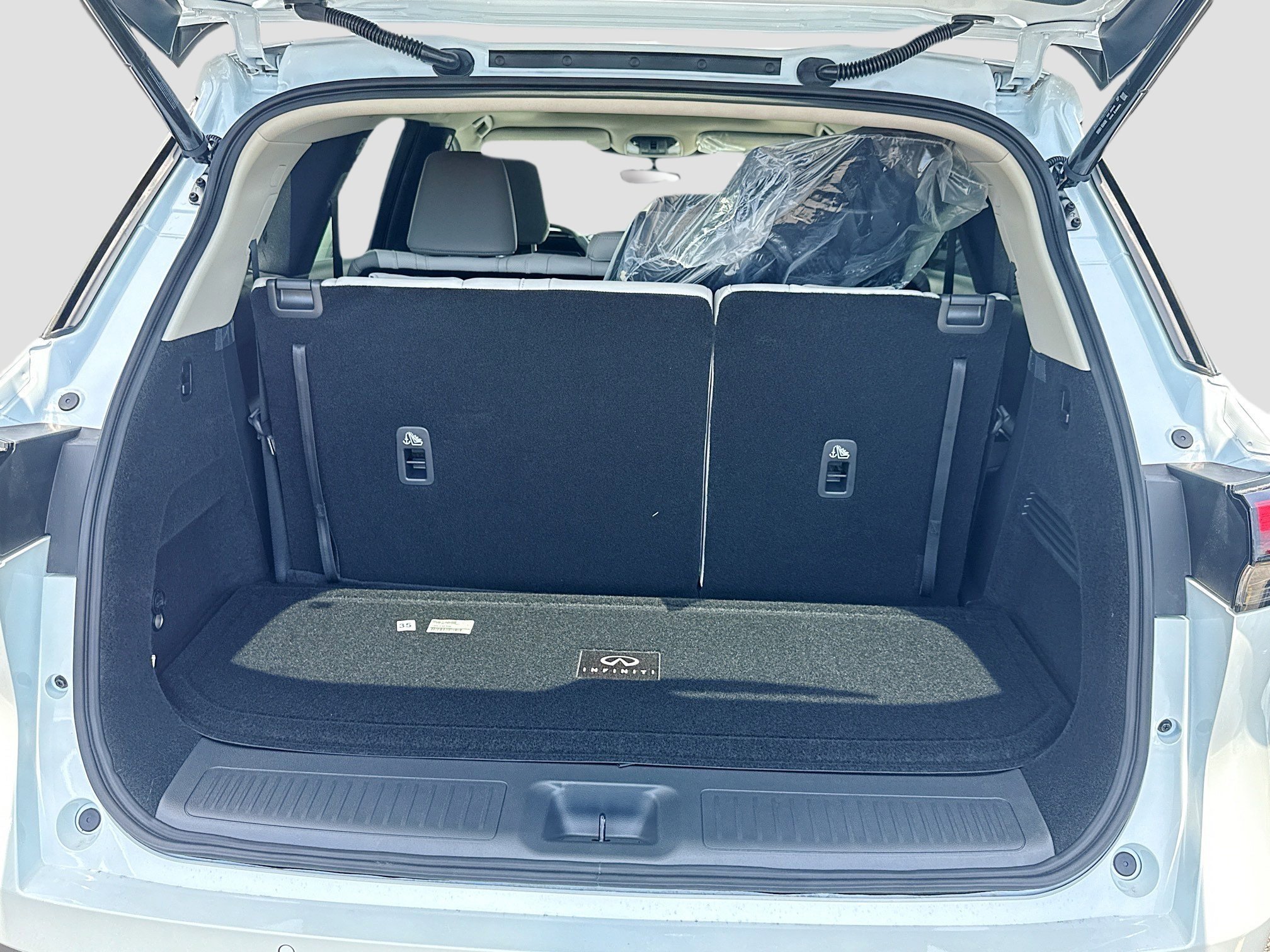 New 2027 RADIANT WHITE INFINITI Luxe FWD image 22