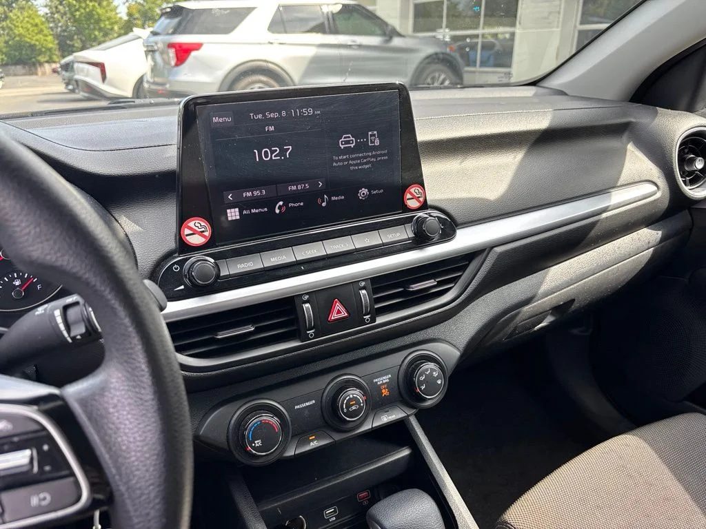 Used 2024 Gravity Gray Kia LXS image 10