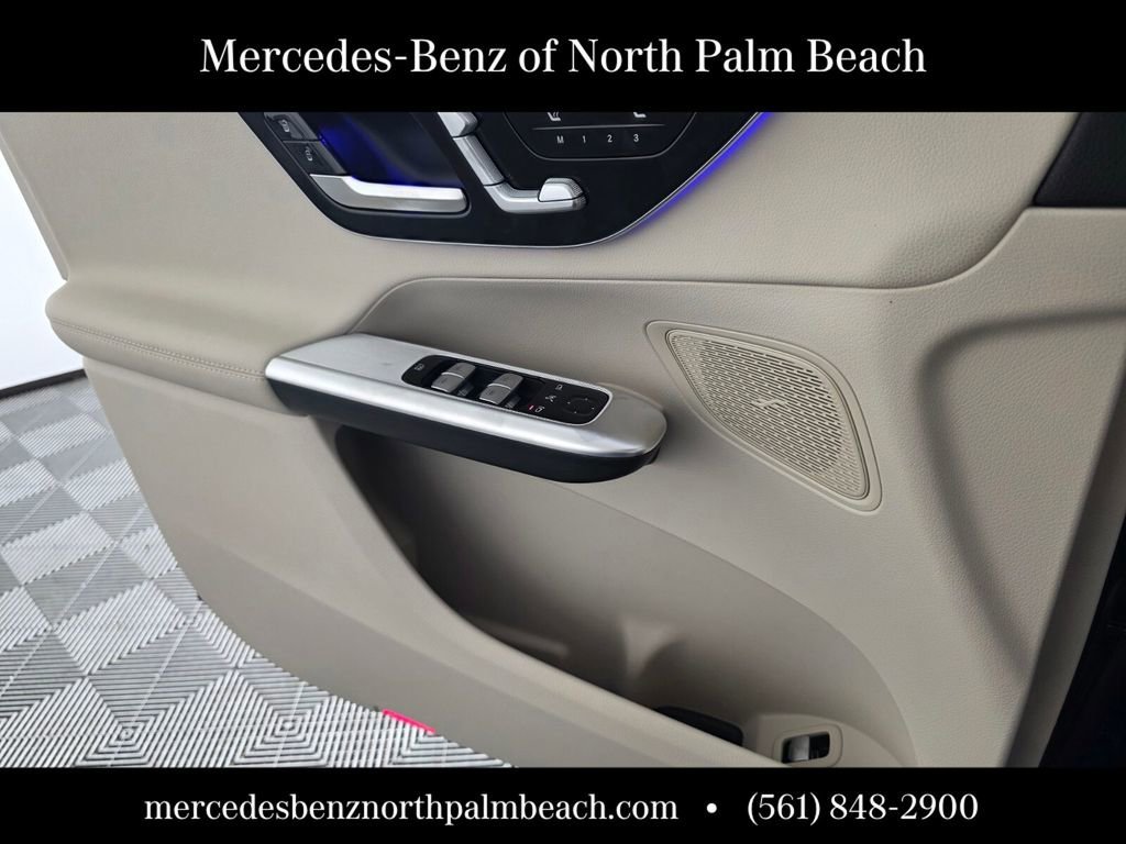 New 2026 Starling Blue Metallic Mercedes-Benz GLC 300 image 45