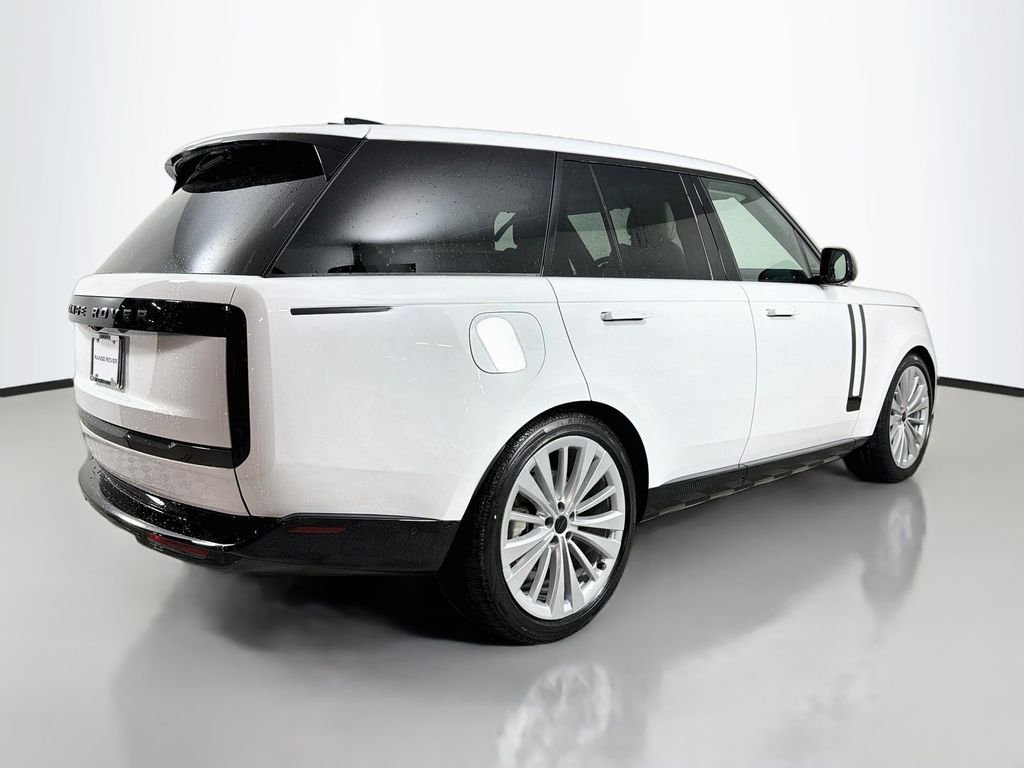 New 2026 Fuji White Land Rover SE image 5