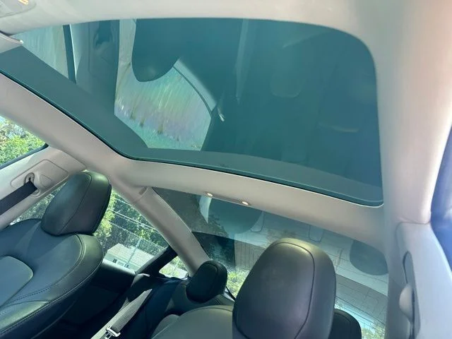 Used 2018  Tesla Long Range image 11