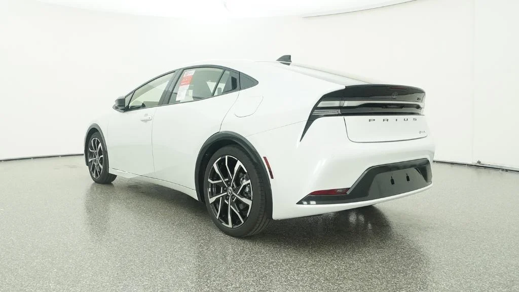New 2026 Wind Chill Pearl Toyota XSE image 34
