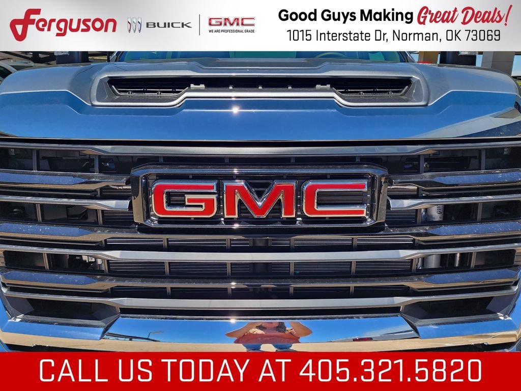 2026 GMC Sierra 3500HD Pro - Photo 9