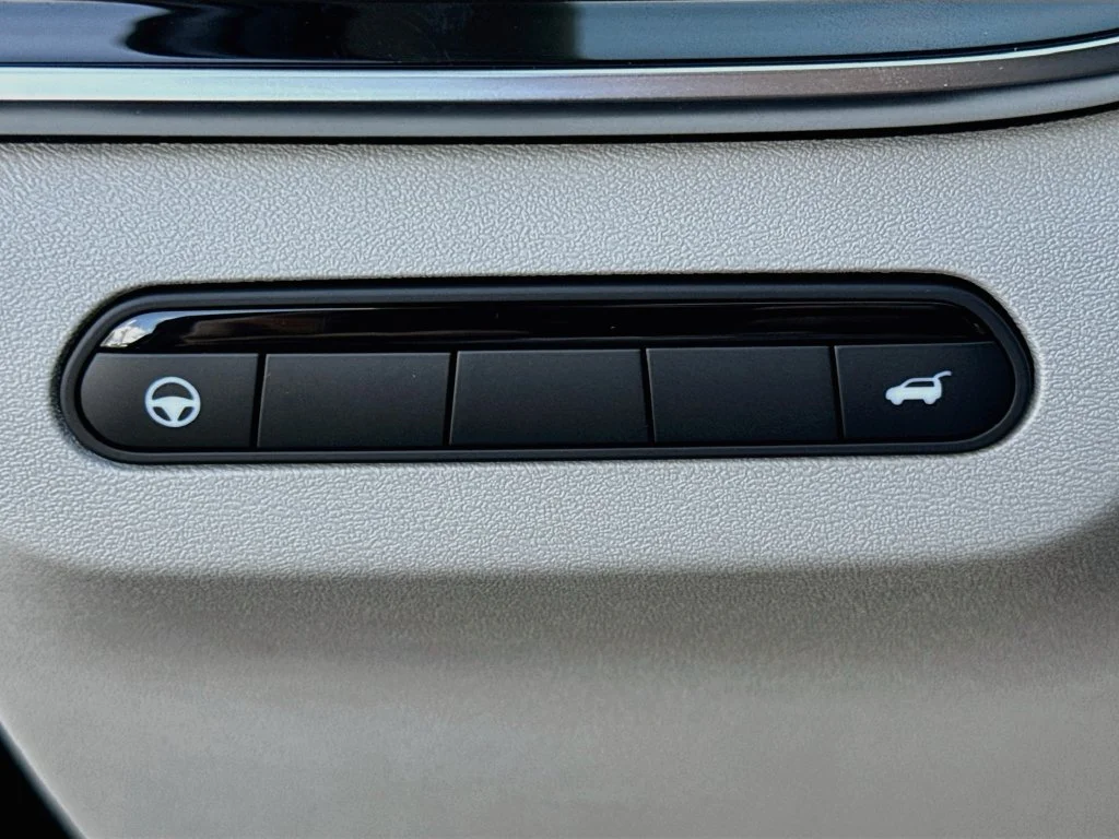 New 2027 Black INFINITI LUXE image 10