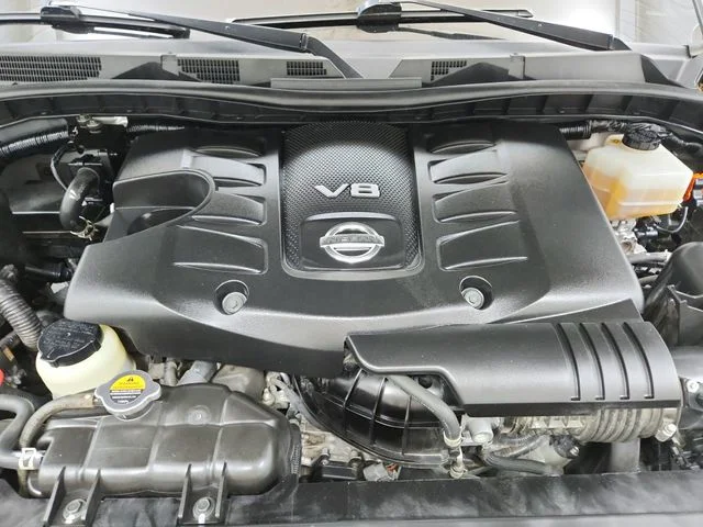Used 2022 Silver Nissan SL image 17