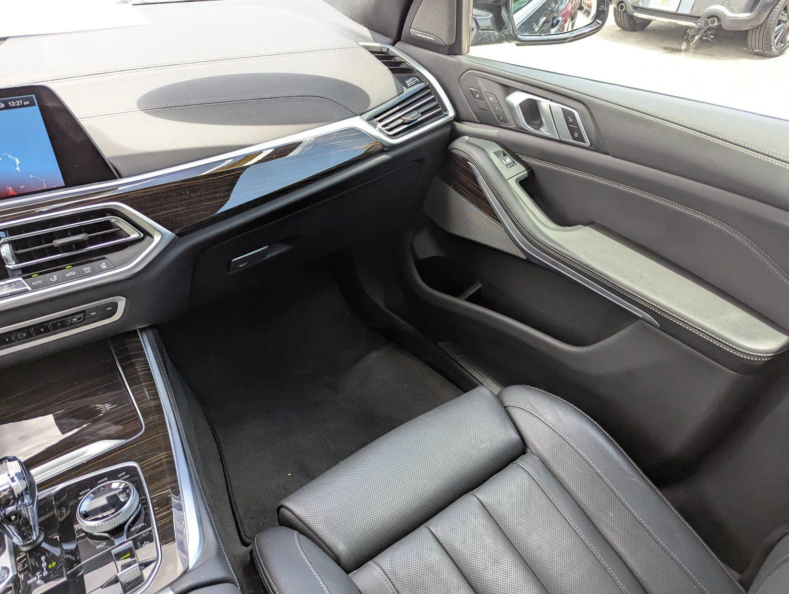 Used 2020 Arctic Grey Metallic BMW sDrive40i image 17