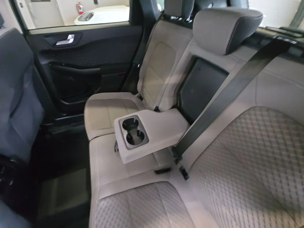 Used 2020 Green Ford SE image 29