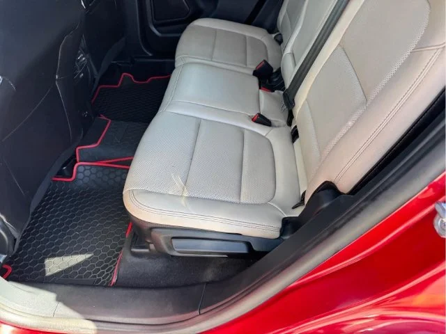 Used 2020 Red Ford SEL image 9