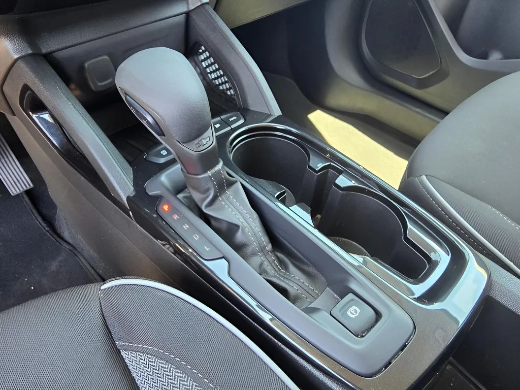 Used 2025 Summit White Chevrolet LT image 20