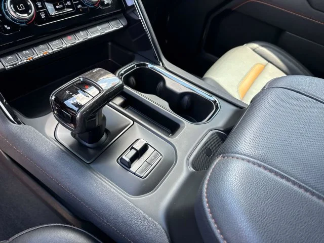 Used 2025 White GMC AT4 image 46