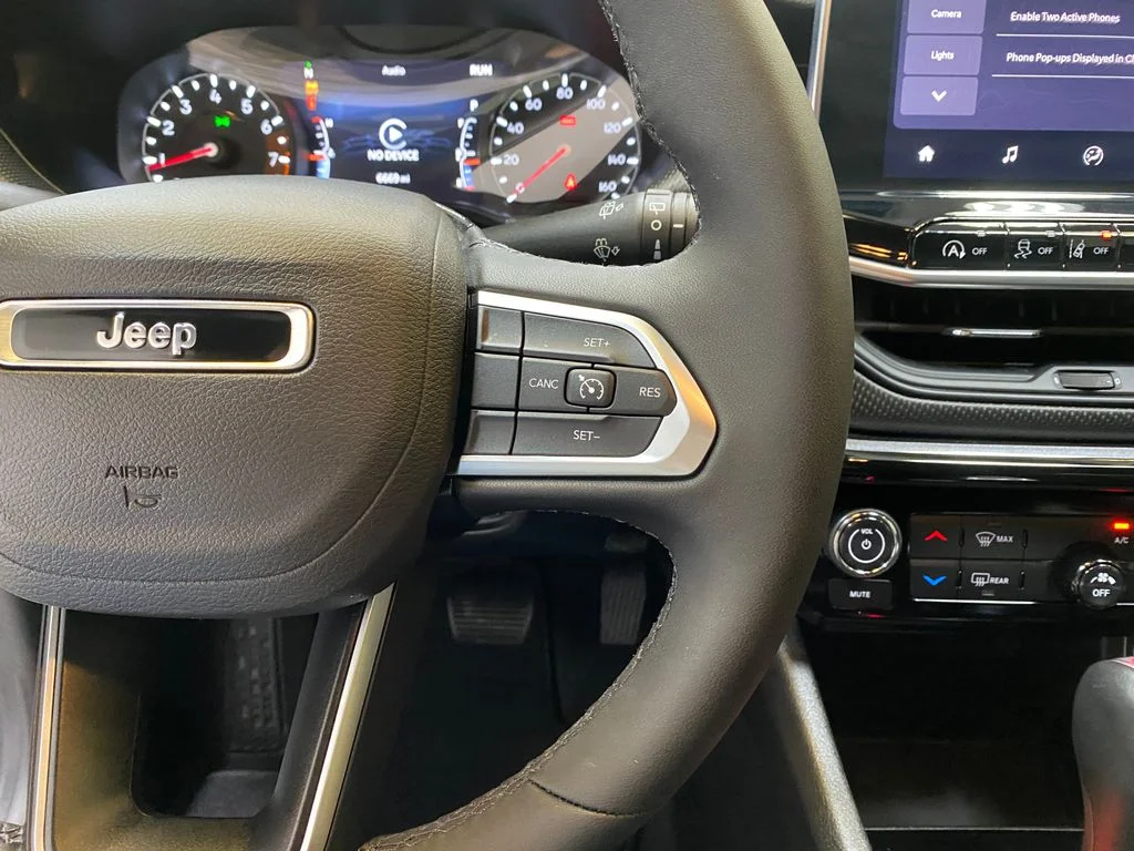 Used 2026 White Jeep Latitude image 32