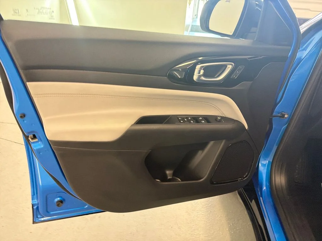 Used 2025 Blue Jeep Limited image 11