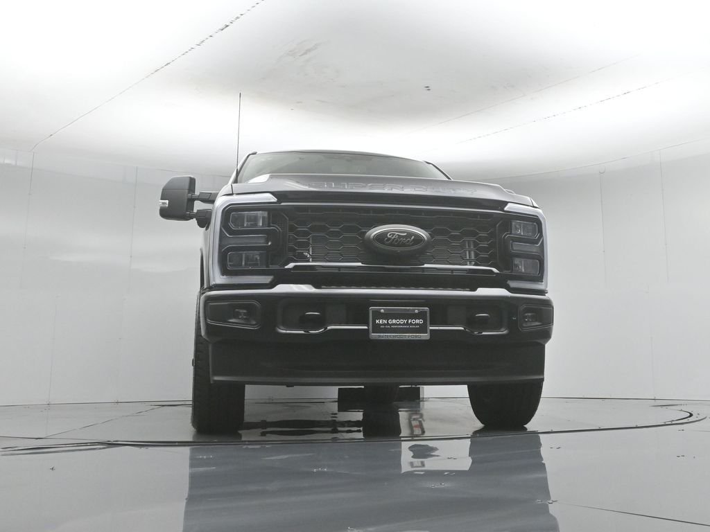 New 2026 Agate Black Metallic Ford XLT image 45