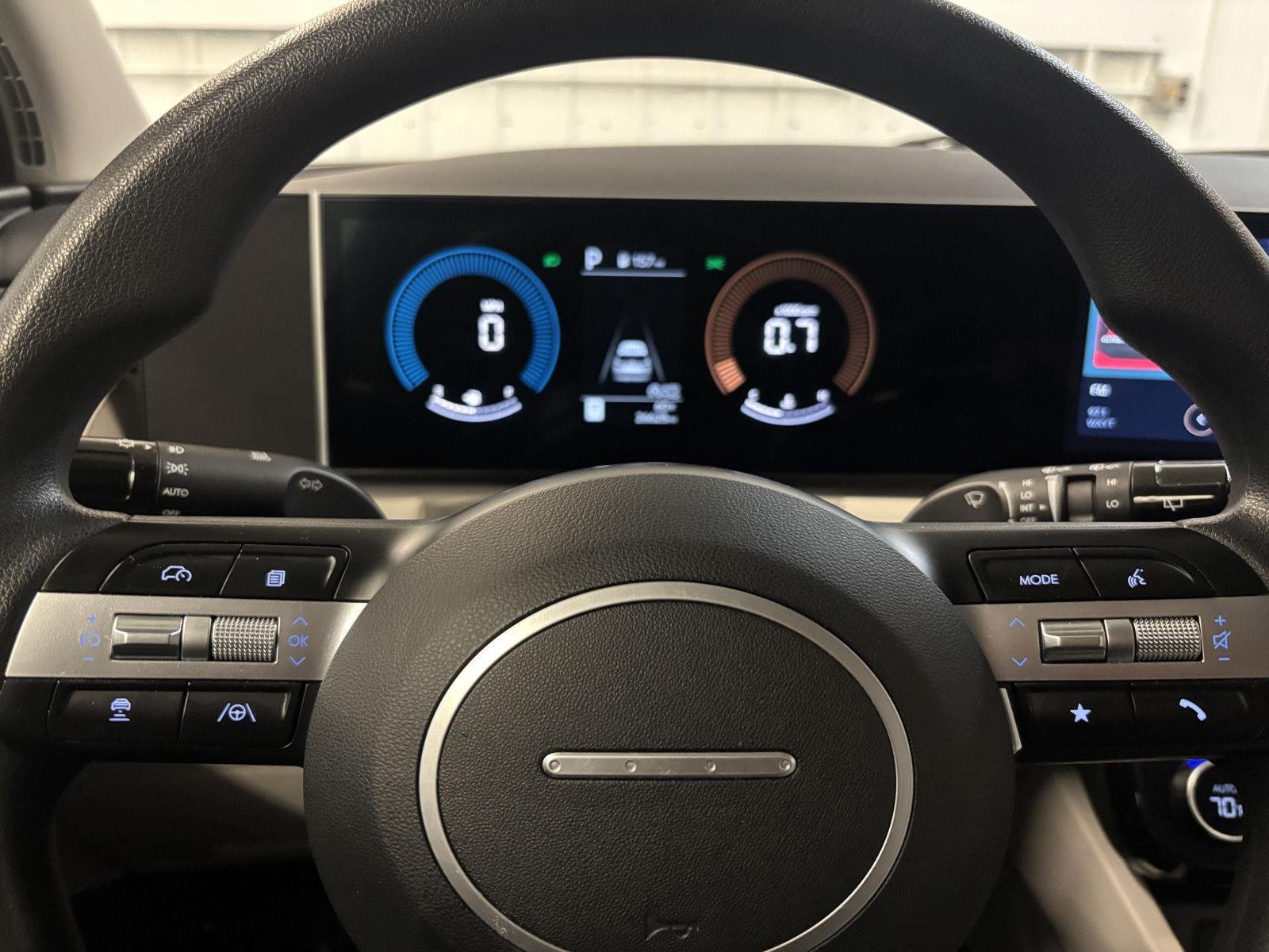 Used 2025 Atlantis Blue Hyundai SEL image 17