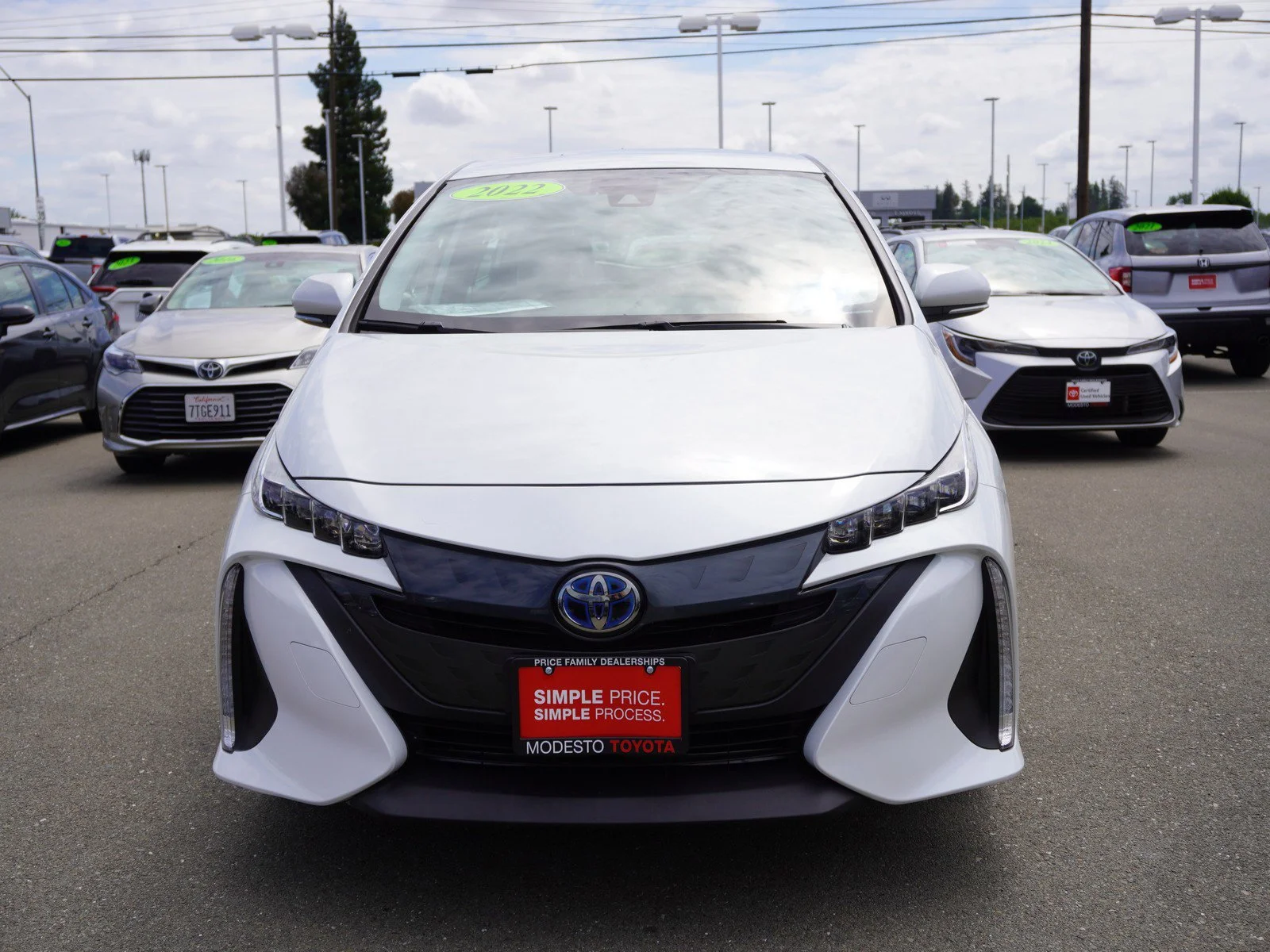 Certified Used 2022 Wind Chill Pearl Toyota XLE image 4