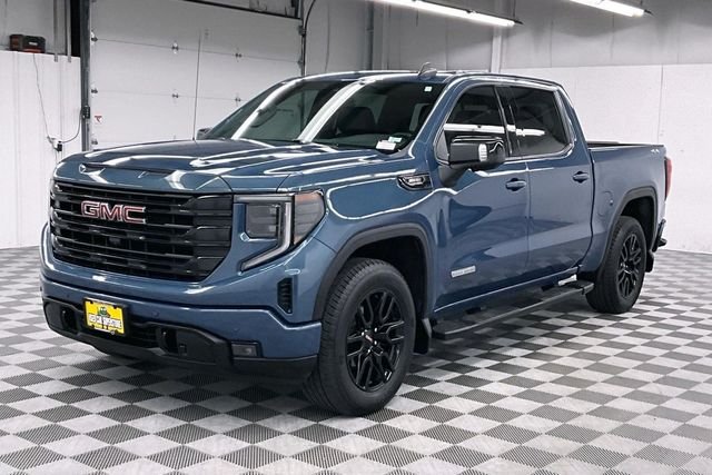 Used 2024 Downpour Metallic GMC Elevation image 12