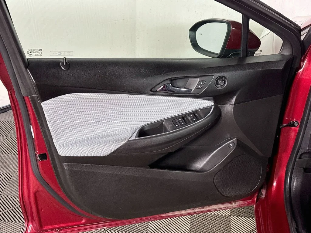Used 2019 Red Chevrolet LT image 10