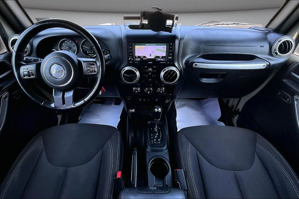 Certified Used 2018 Beige Jeep Unlimited Rubicon image 7