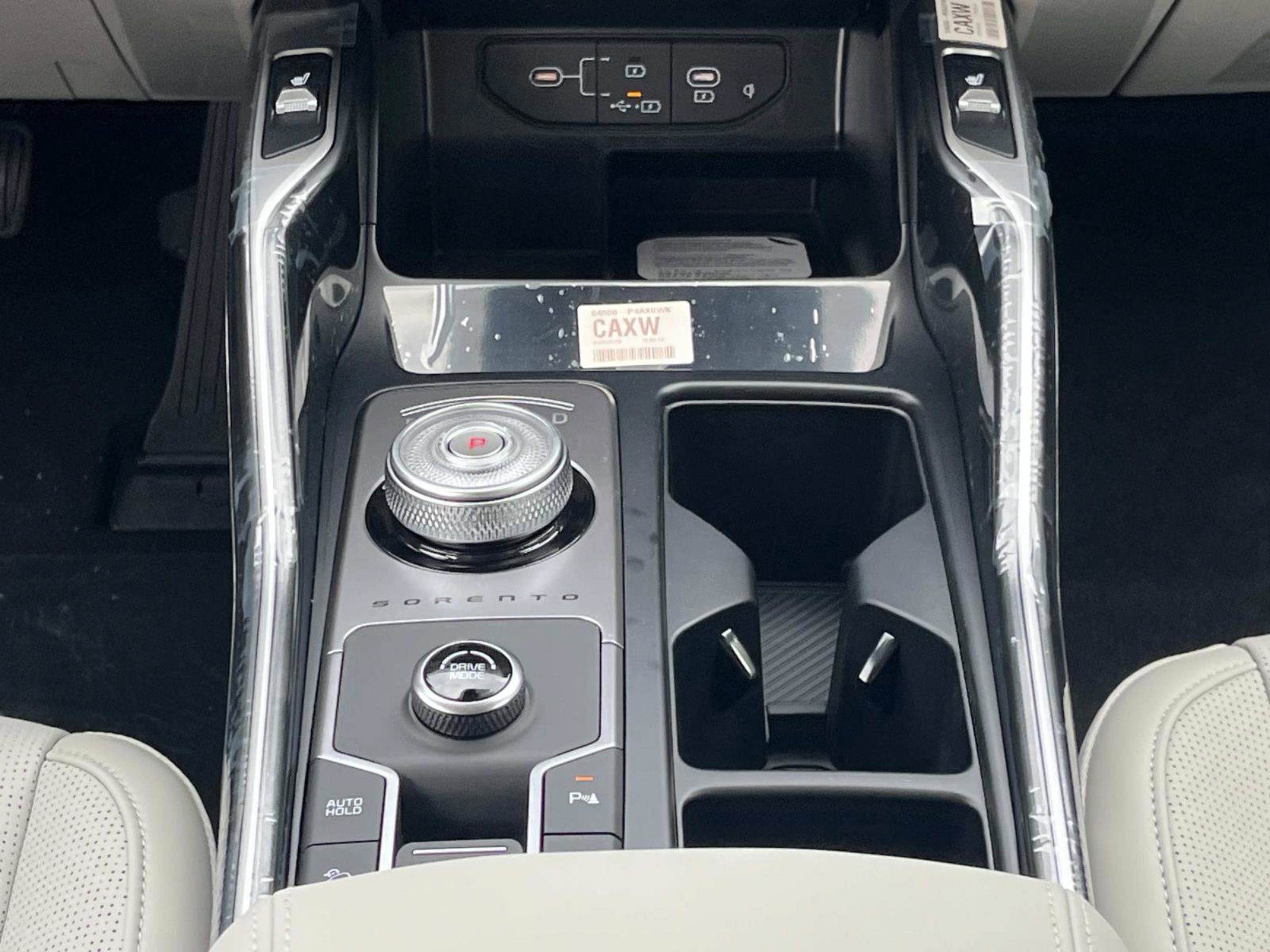 New 2026 Snow White Pearl Kia EX image 16