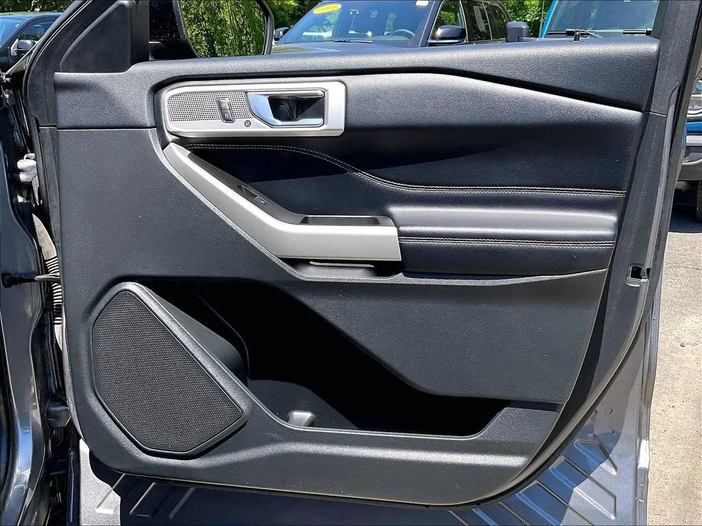 Used 2022 Gray Ford Limited image 26
