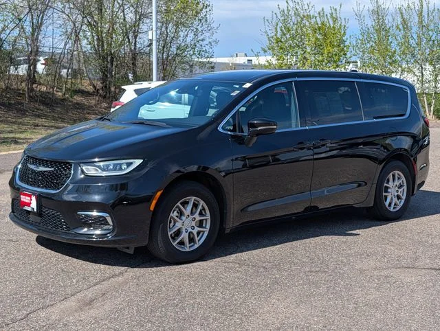 Used 2025 Chrysler Pacifica Select with VIN 2C4RC1BG5SR574875 for sale in White Bear Lake, Minnesota