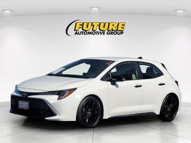 Used 2022 White Toyota SE Nightshade Edition image 5