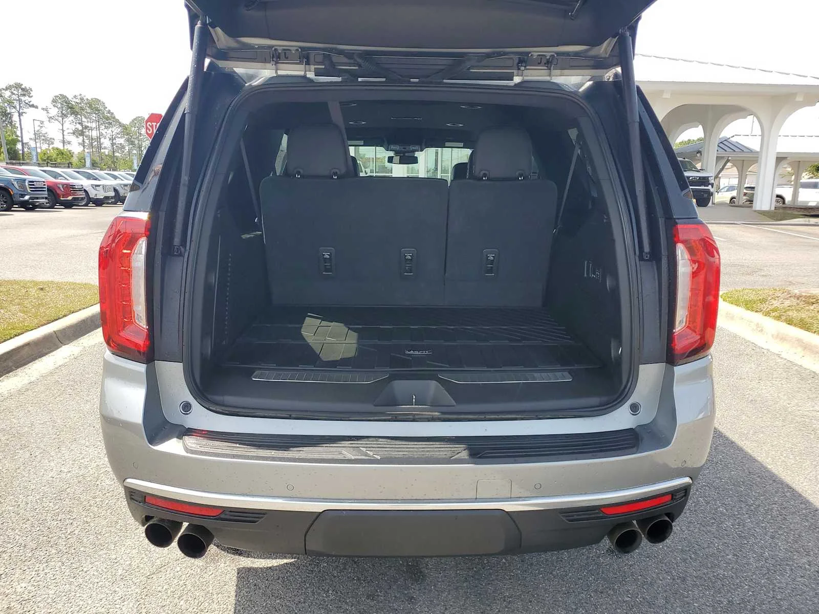 Used 2023 Sterling Metallic GMC Denali image 5