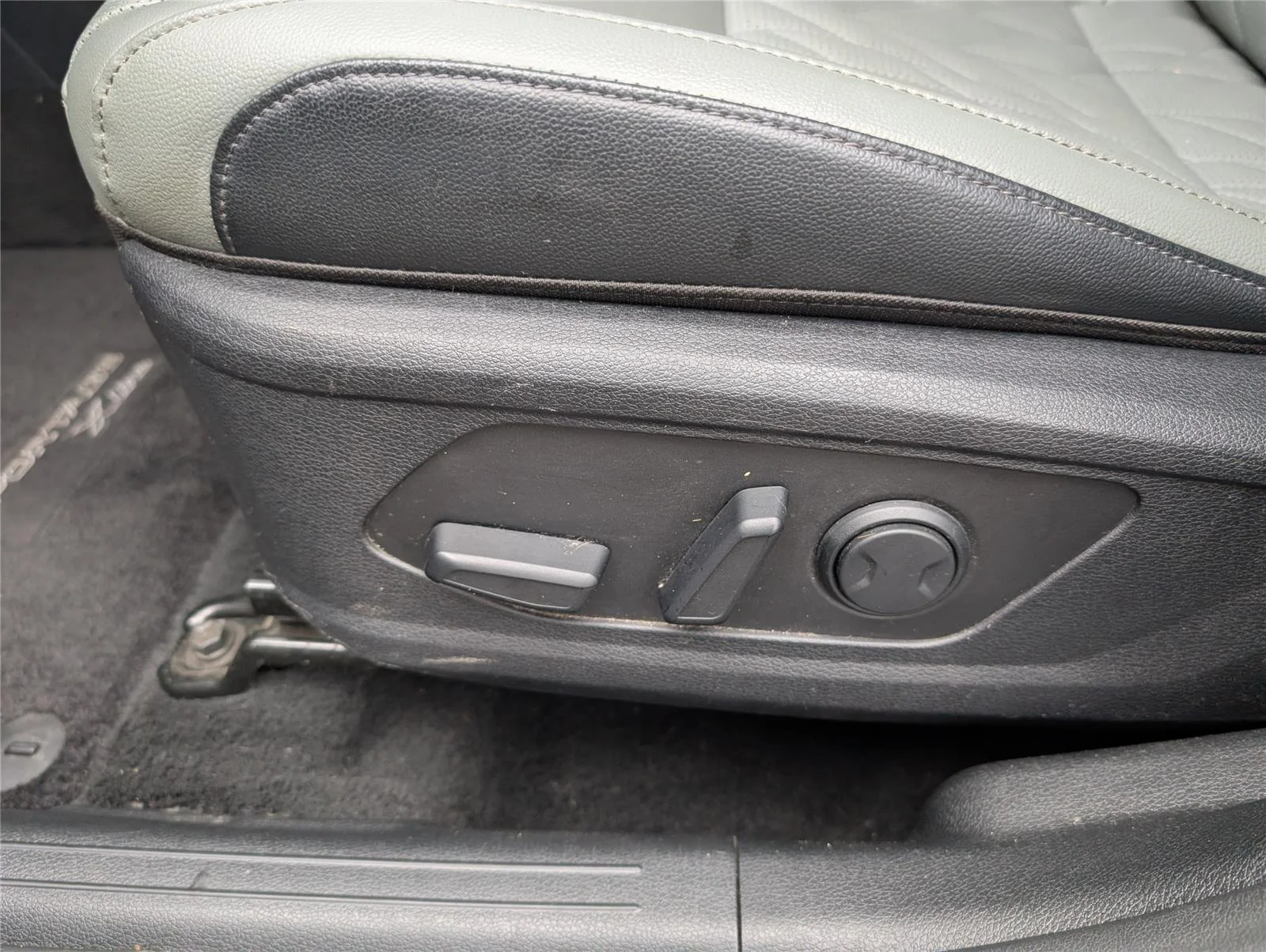 Used 2024 Ebony Black Kia X-Line image 11