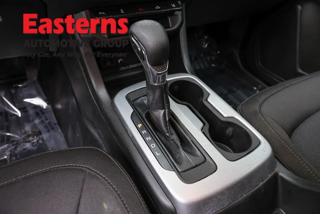 Used 2022 White Chevrolet LT image 12