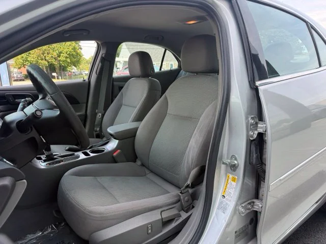 Used 2014 Silver Chevrolet LS image 13