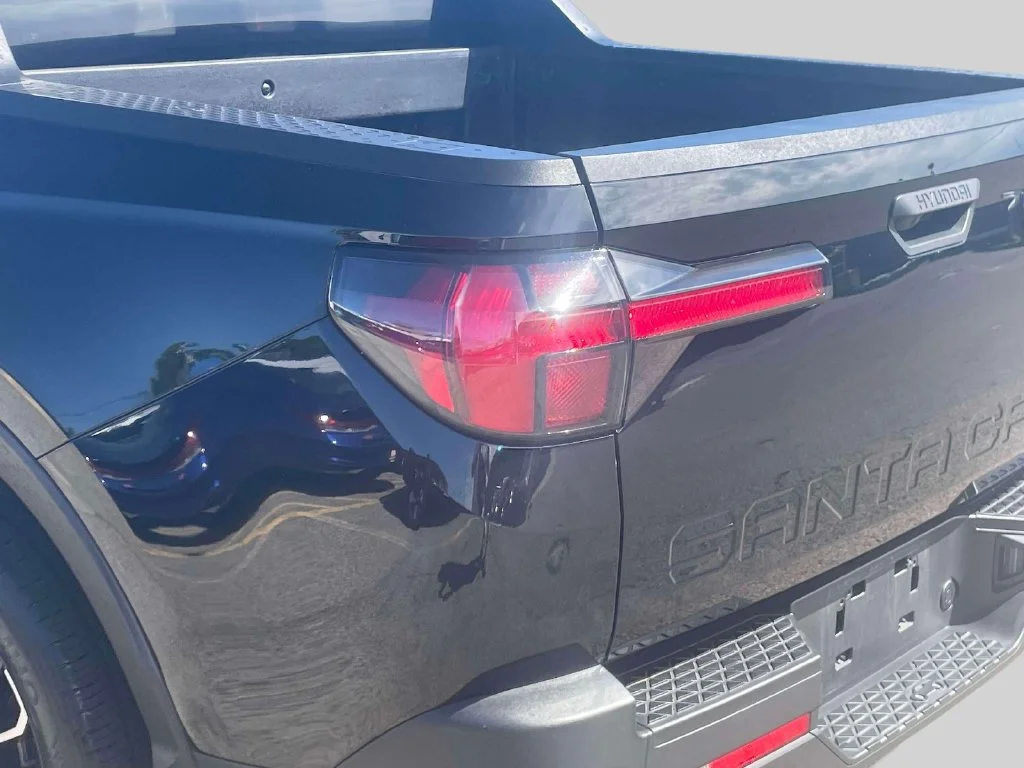 Certified Used 2023 Black Hyundai SE image 11