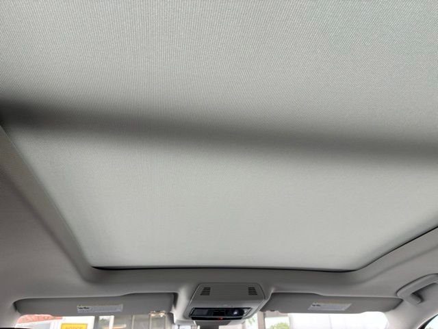 New 2026 Platinum Gray Volkswagen 2.0T SE image 11