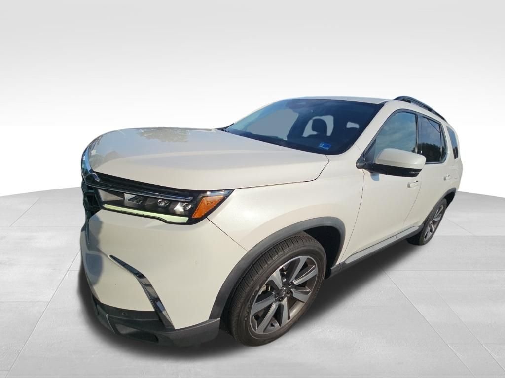 Used 2023 White Honda Touring image 3