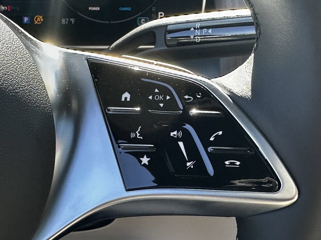 New 2026 Polar White Mercedes-Benz GLC 300 image 29