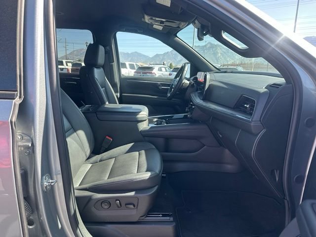 2025 Chevrolet Suburban Z71 - Photo 31
