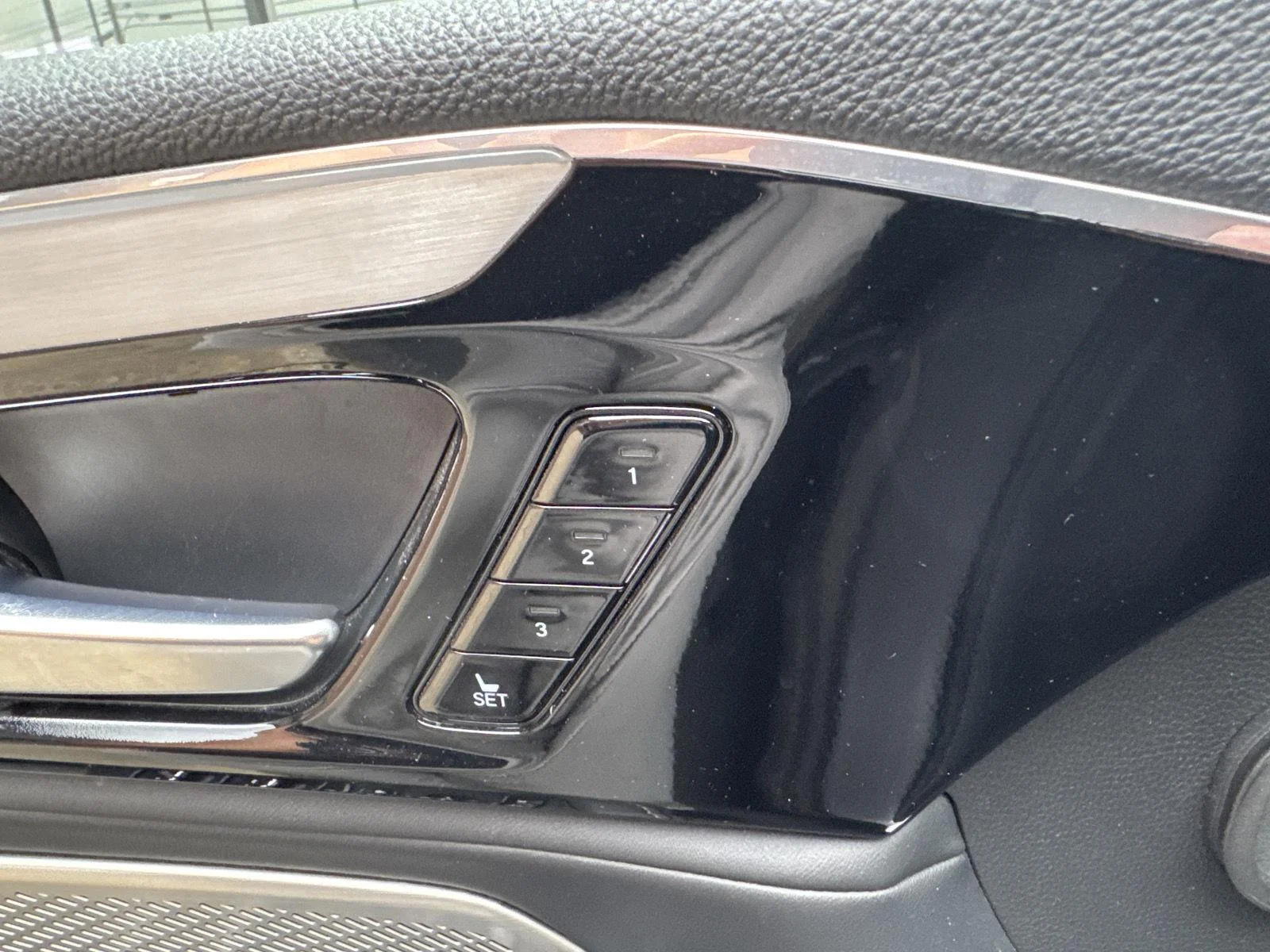 Used 2023 Liquid Carbon Metallic Acura SH-AWD w/Tech image 14