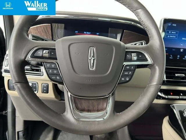 Used 2024 Black Lincoln Reserve image 25