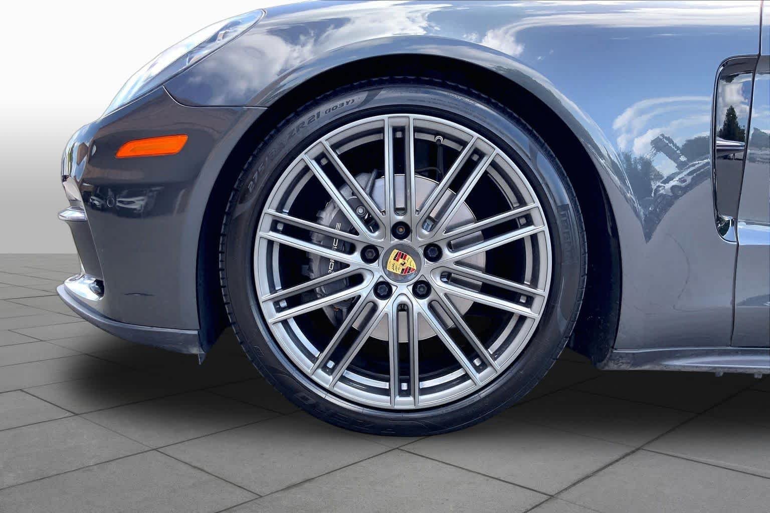 Used 2019 Black Porsche  image 10